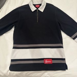 Supreme crewneck, half zip sweater. Size S. It runs big.